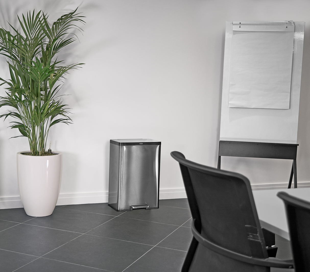 POUBELLE ELITE 39L CHARBON INOX RUBBERMAID