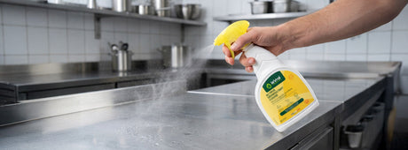 Nettoyage et désinfection en cuisine professionnelle : quels produits utiliser ?