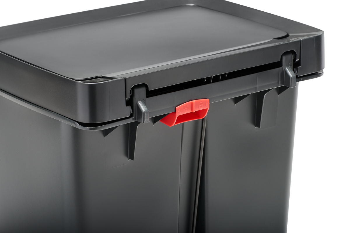 POUBELLE 46L CHARBON À PÉDALE INOX RUBBERMAID