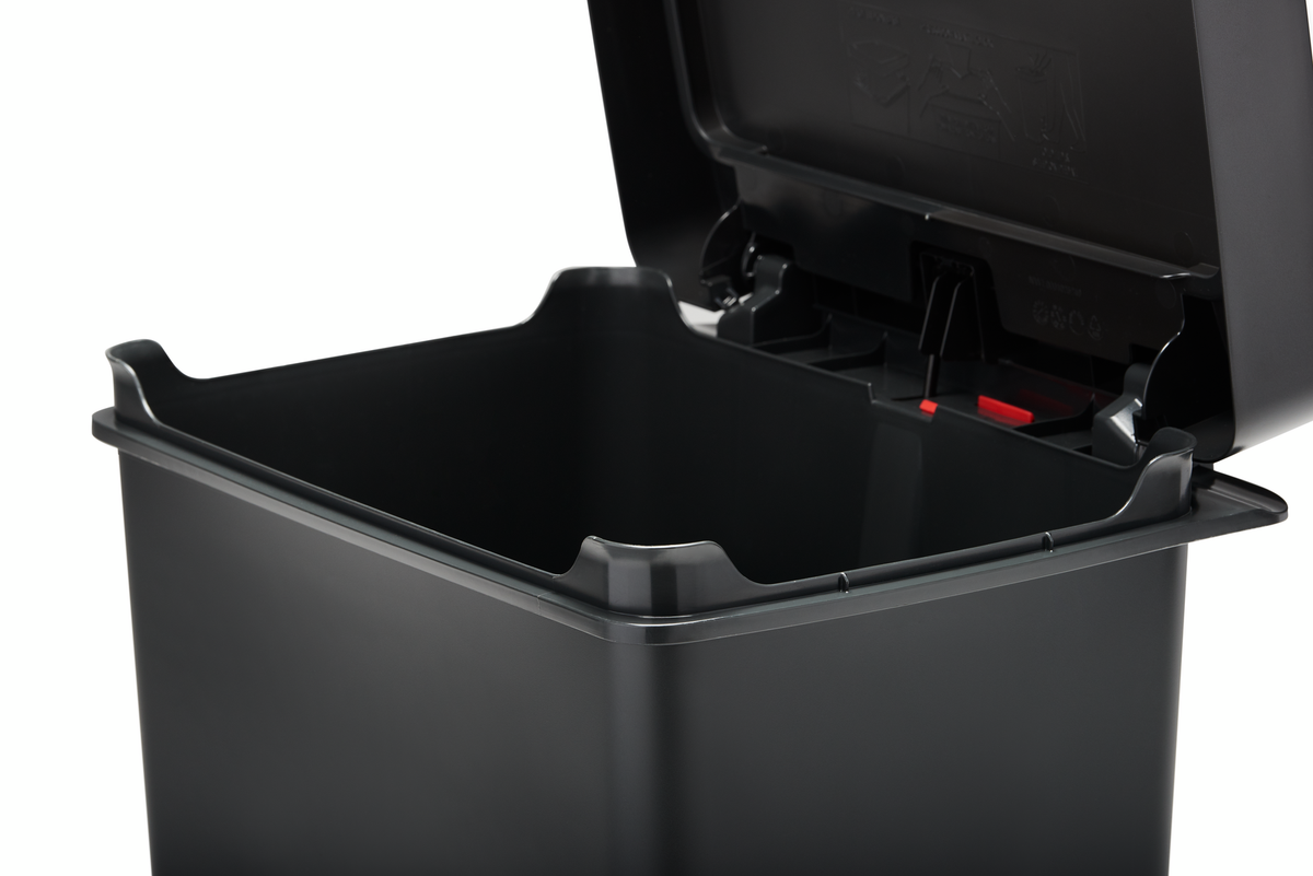 POUBELLE 46L CHARBON À PÉDALE INOX RUBBERMAID